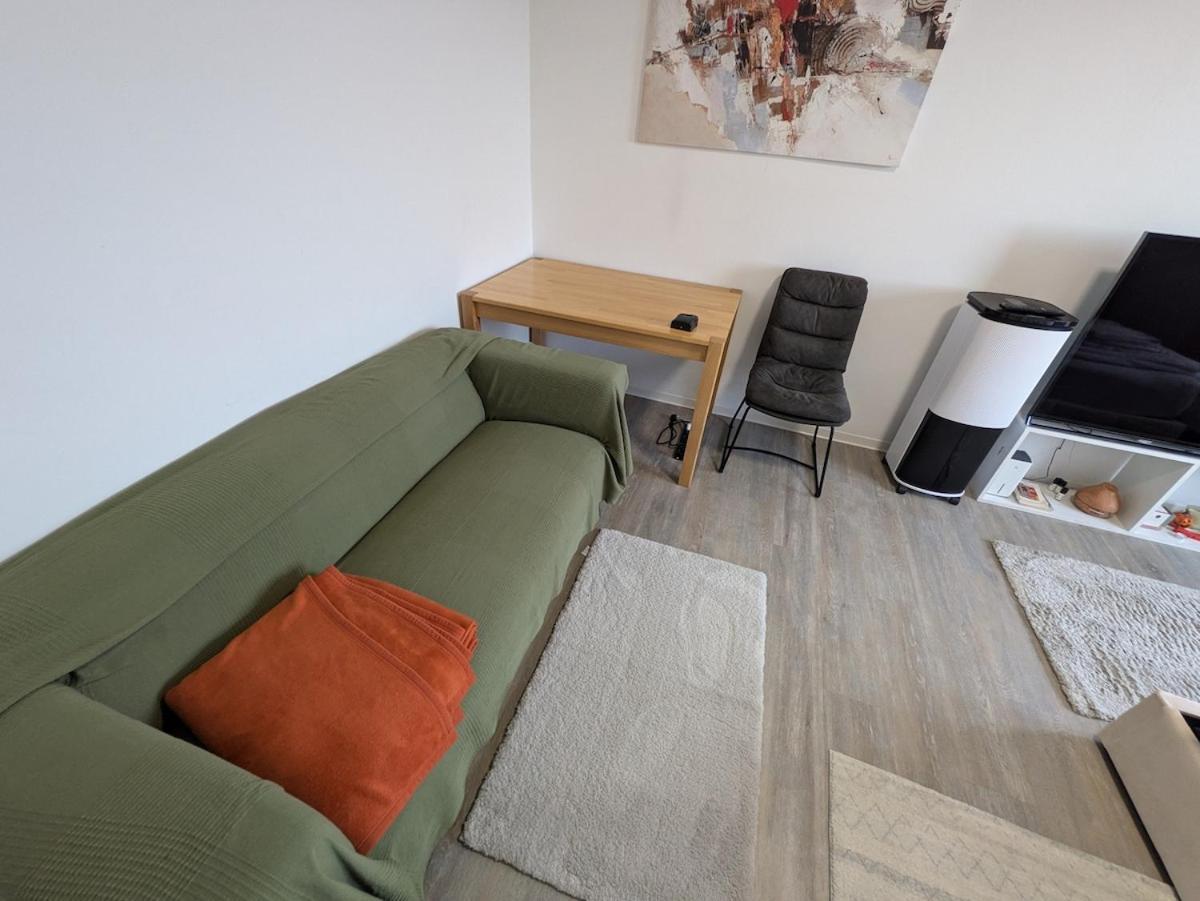 Apartment Near Train Station *