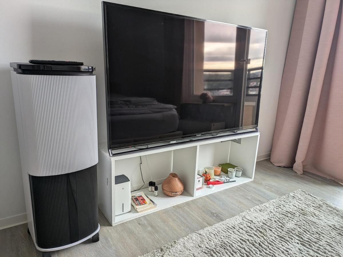 Near Train Station Apartment *